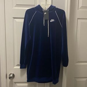 Nike woman’s loose fit dress